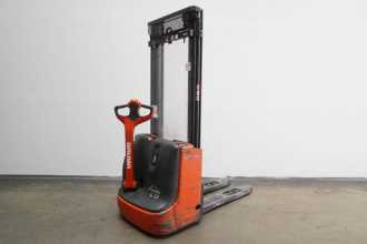 Used Forklift Truck LINDE L 12 1172 ELEKTRO HOCHHUBWAGENDEICHSEL (13043713) backdrop
