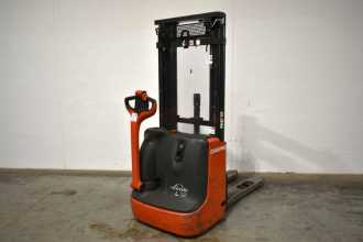 Used Forklift Truck LINDE L 12 1172 ELEKTRO HOCHHUBWAGENDEICHSEL (13066866) backdrop