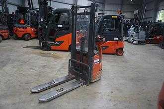 Used Forklift Truck LINDE L 12 - 2020er Batterie ELEKTRO HOCHHUBWAGENDEICHSEL (13043793) backdrop