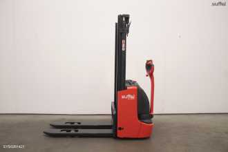 Used Forklift Truck LINDE L 12 ELEKTRO HOCHHUBWAGENDEICHSEL (13039799) backdrop