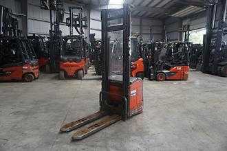 Used Forklift Truck LINDE L 14 - 3.910mm Hubhöhe ELEKTRO HOCHHUBWAGENDEICHSEL (13053040) backdrop