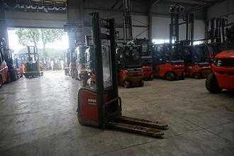 Used Forklift Truck LINDE L 14 - 3.910mm Hubhöhe ELEKTRO HOCHHUBWAGENDEICHSEL (13053040)