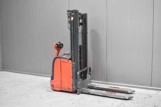 Used Forklift Truck LINDE L 14 /59053/ ELEKTRO HOCHHUBKOMMISSIONIERER (13071844) backdrop