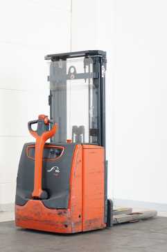 Used Forklift Truck LINDE L 14 I 1173 ELEKTRO HOCHHUBWAGENDEICHSEL (13042795) backdrop
