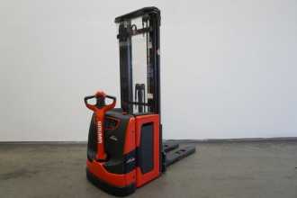 Used Forklift Truck LINDE L 14 i 1173 ELEKTRO HOCHHUBWAGENDEICHSEL (13027500) backdrop