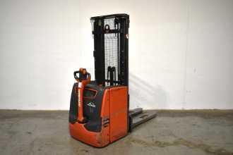 Used Forklift Truck LINDE L 14 i 1173 ELEKTRO HOCHHUBWAGENDEICHSEL (13074723) backdrop