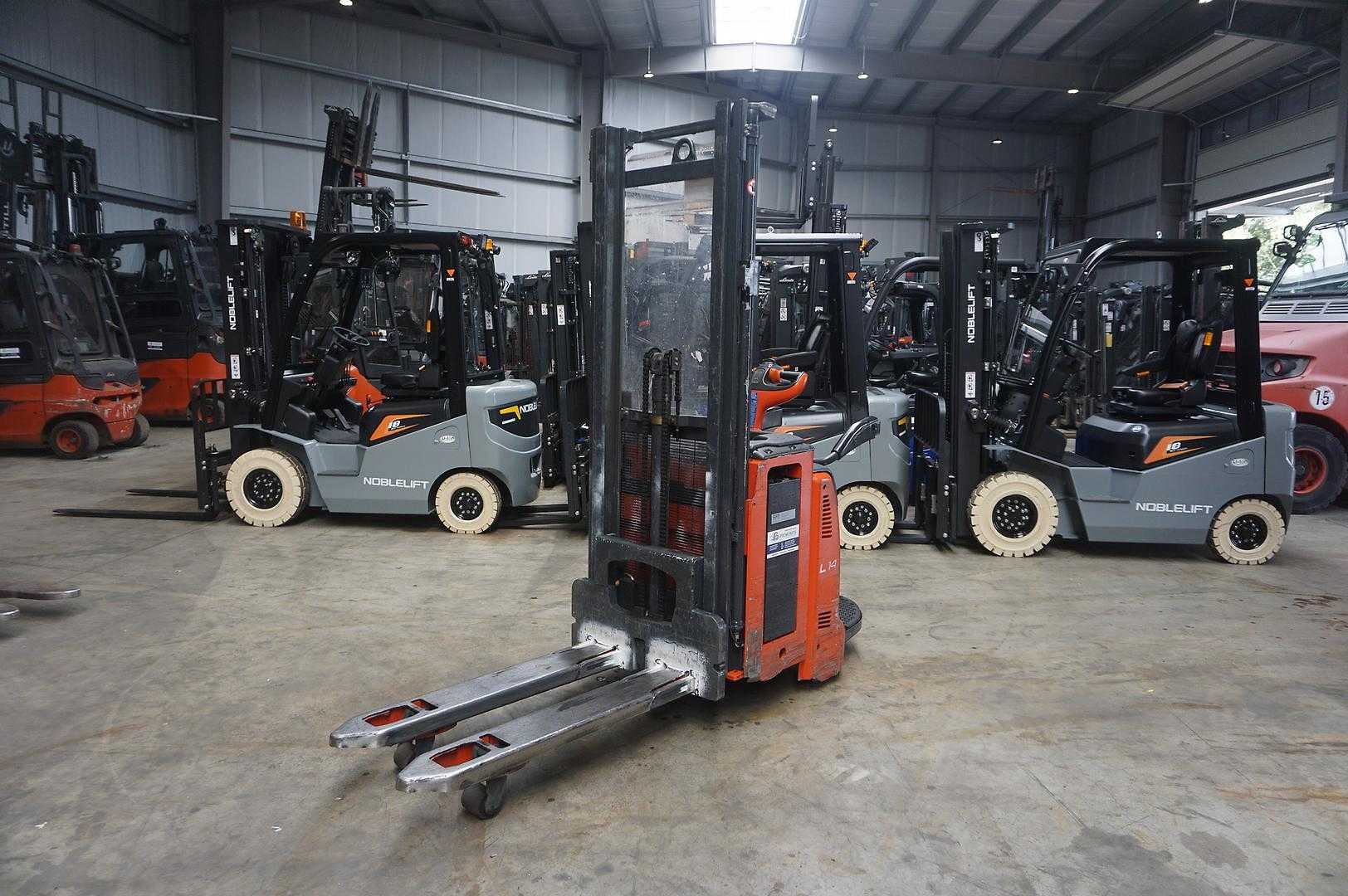 Used Forklift Truck LINDE L 14L AP - Nur 2.579 Stunden ELEKTRO HOCHHUBWAGENFAHRERSTAND (13065049)