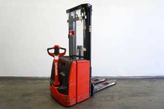 Used Forklift Truck LINDE L 16 1173-01 ELEKTRO HOCHHUBWAGENDEICHSEL (13067616) backdrop