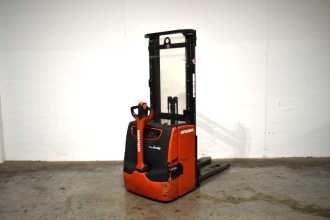Used Forklift Truck LINDE L 16 1173 ELEKTRO HOCHHUBWAGENDEICHSEL (13075725) backdrop