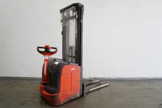 Used Forklift Truck LINDE L 16 372 ELEKTRO HOCHHUBWAGENDEICHSEL (13068135) backdrop