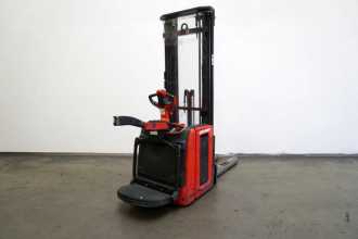 Used Forklift Truck LINDE L 16 AP i 1173 ELEKTRO HOCHHUBWAGENFAHRERSTAND (13061970) backdrop