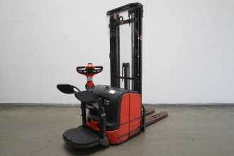 Used Forklift Truck LINDE L 16 AP i 372-03 ELEKTRO HOCHHUBWAGENDEICHSEL (13037223) backdrop