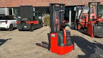 Used Forklift Truck LINDE L 16 I ELEKTRO HOCHHUBWAGENDEICHSEL (13074365) backdrop