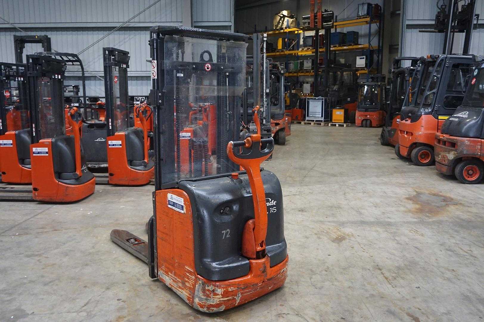 Used Forklift Truck LINDE L 16 - Triplex - 4.266mm Hubhöhe ELEKTRO HOCHHUBWAGENDEICHSEL (13075825)