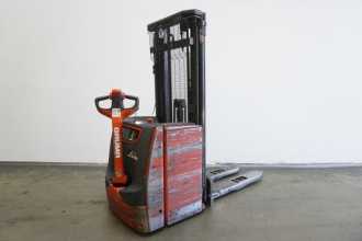 Used Forklift Truck LINDE L 16 i 1173 ELEKTRO HOCHHUBWAGENDEICHSEL (13069283) backdrop