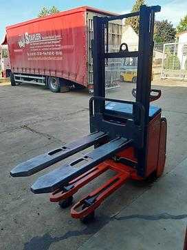 Used Forklift Truck LINDE L 16 i ELEKTRO HOCHHUBWAGENDEICHSEL (12695346) backdrop