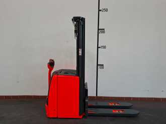 Used Forklift Truck LINDE L 20 ELEKTRO HOCHHUBWAGENDEICHSEL (13036927) backdrop