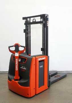 Used Forklift Truck LINDE L 20 i 1173 ELEKTRO HOCHHUBWAGENDEICHSEL (13064572) backdrop