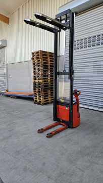Used Forklift Truck LINDE L10 ELEKTRO HOCHHUBWAGENDEICHSEL (13058414)