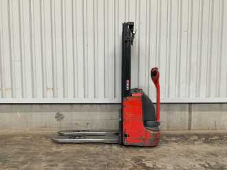 Used Forklift Truck LINDE L12 BR1172 ELEKTRO HOCHHUBWAGENDEICHSEL (13055851) backdrop