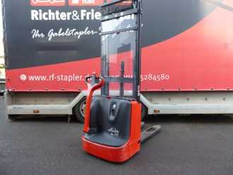 Used Forklift Truck LINDE L12 ELEKTRO HOCHHUBWAGENDEICHSEL (13025316) backdrop