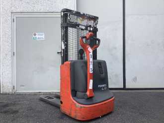Used Forklift Truck LINDE L12 ELEKTRO HOCHHUBWAGENDEICHSEL (13070933) backdrop