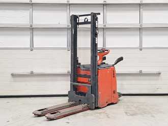Used Forklift Truck LINDE L12 L AP ELEKTRO HOCHHUBWAGENDEICHSEL (13074788) backdrop