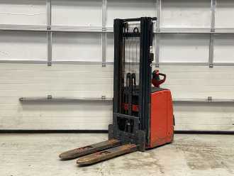 Used Forklift Truck LINDE L14 ELEKTRO HOCHHUBWAGENDEICHSEL (13033814) backdrop