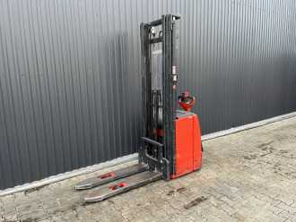 Used Forklift Truck LINDE L14 ELEKTRO HOCHHUBWAGENDEICHSEL (13070224) backdrop
