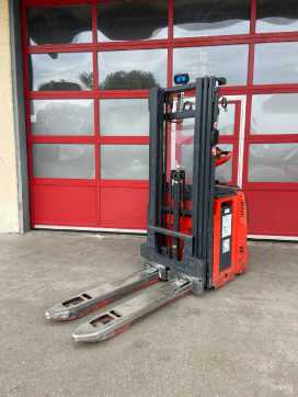 Used Forklift Truck LINDE L14AP ELEKTRO HOCHHUBWAGENDEICHSEL (13049641) backdrop