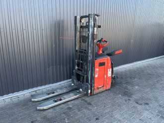 Used Forklift Truck LINDE L14AP ELEKTRO HOCHHUBWAGENFAHRERSTAND (13049669) backdrop