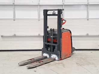 Used Forklift Truck LINDE L14AP ELEKTRO NIEDERHUBWAGENSEMIELEKTRISCH (13058589) backdrop