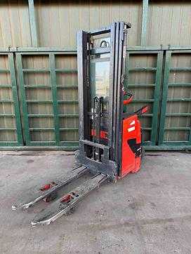 Used Forklift Truck LINDE L14APi 1173 ELEKTRO HOCHHUBWAGENFAHRERSTAND (13029594) backdrop