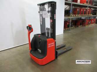 Used Forklift Truck LINDE L14C HANDSEMI HOCHHUBWAGENDEICHSEL (12810567) backdrop