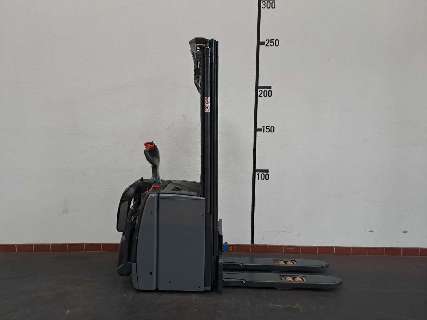 Used Forklift Truck LINDE L16 AP : 1.6t (1173-01) ELEKTRO HOCHHUBWAGENFAHRERSTAND (13056297)
