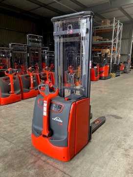 Used Forklift Truck LINDE L16i ELEKTRO HOCHHUBWAGENDEICHSEL (13056185) backdrop
