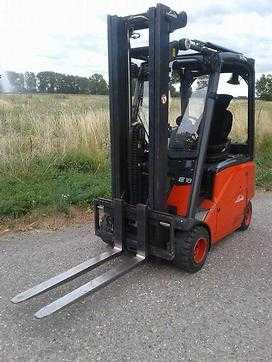 Used Forklift Truck LINDE Linde E18 Erst 6580 Std Bj.2013 ELEKTRO VIERRADFRONTSTAPLER (12826902) backdrop