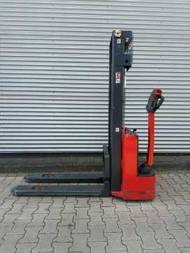 Used Forklift Truck LINDE ML10 ELEKTRO HOCHHUBWAGENDEICHSEL (13069071) backdrop