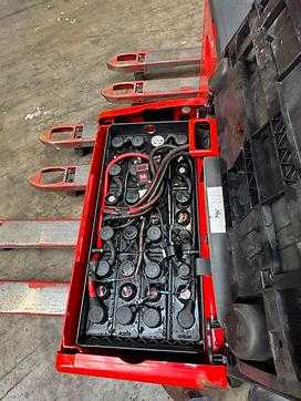 Used Forklift Truck LINDE Paket - 3x T18 - Baujahr 2021 ELEKTRO NIEDERHUBWAGENDEICHSEL (13064133)