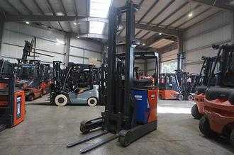 Used Forklift Truck LINDE R 16B-01 - Nur 1.853 Stunden ELEKTRO SCHUBMASTSTAPLER (13071459) backdrop
