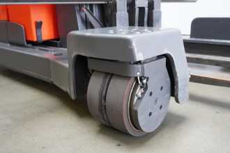 Used Forklift Truck LINDE R 25 F 8923 ELEKTRO VIERWEGESTAPLER (13064570)