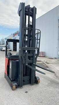 Used Forklift Truck LINDE R14 ELEKTRO SCHUBMASTSTAPLER (12768321) backdrop