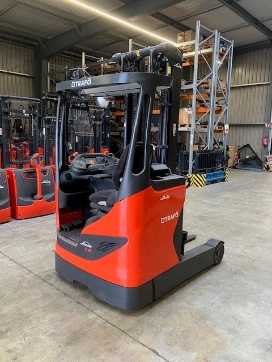 Used Forklift Truck LINDE R16 ELEKTRO SCHUBMASTSTAPLER (13067186) backdrop