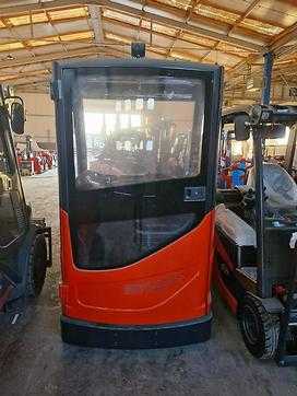Used Forklift Truck LINDE R16HD-01 ELEKTRO HOCHHUBWAGENFAHRERSITZ (13001596) backdrop