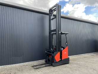 Used Forklift Truck LINDE R17X ELEKTRO SCHUBMASTSTAPLER (13068465) backdrop