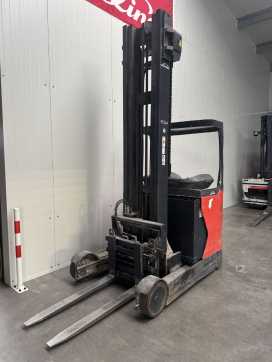 Used Forklift Truck LINDE R20 -01Triplex Klammergabel ELEKTRO SCHUBMASTSTAPLER (13071967) backdrop