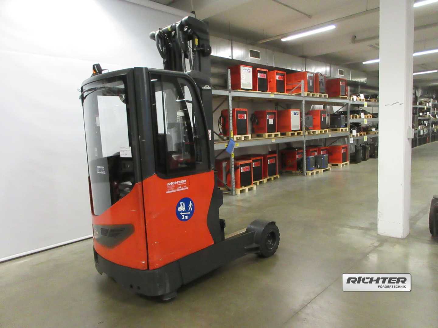 Used Forklift Truck LINDE R20G WEITERE SCHUBMASTSTAPLER (13055242)