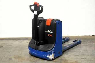 Used Forklift Truck LINDE T 16 1152-02 ELEKTRO NIEDERHUBWAGENDEICHSEL (13021746) backdrop