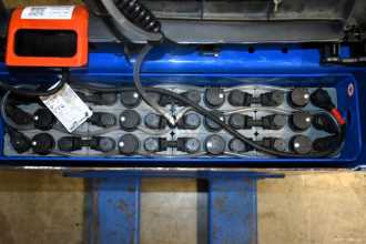 Used Forklift Truck LINDE T 16 1152-02 ELEKTRO NIEDERHUBWAGENDEICHSEL (13021747)