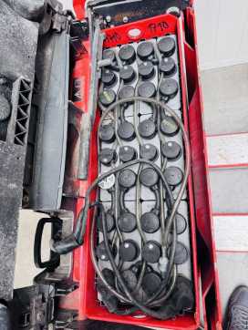 Used Forklift Truck LINDE T 20 2 Stück im Paket ELEKTRO NIEDERHUBWAGENDEICHSEL (13036022)